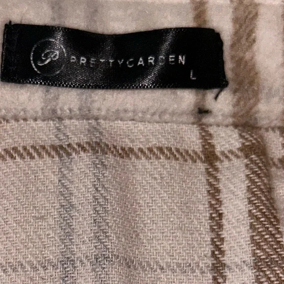 🍒6 items for $30🍒 Woman’s Plaid Shacket/Button down flannel/shirt - Picture 4 of 5